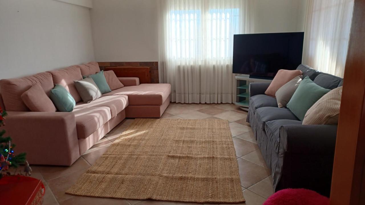 Villa Piscina De Sal Barbacoa Wifi, Parking Gratis, 3 Min Pga Casa El Roble Gerona Exterior foto