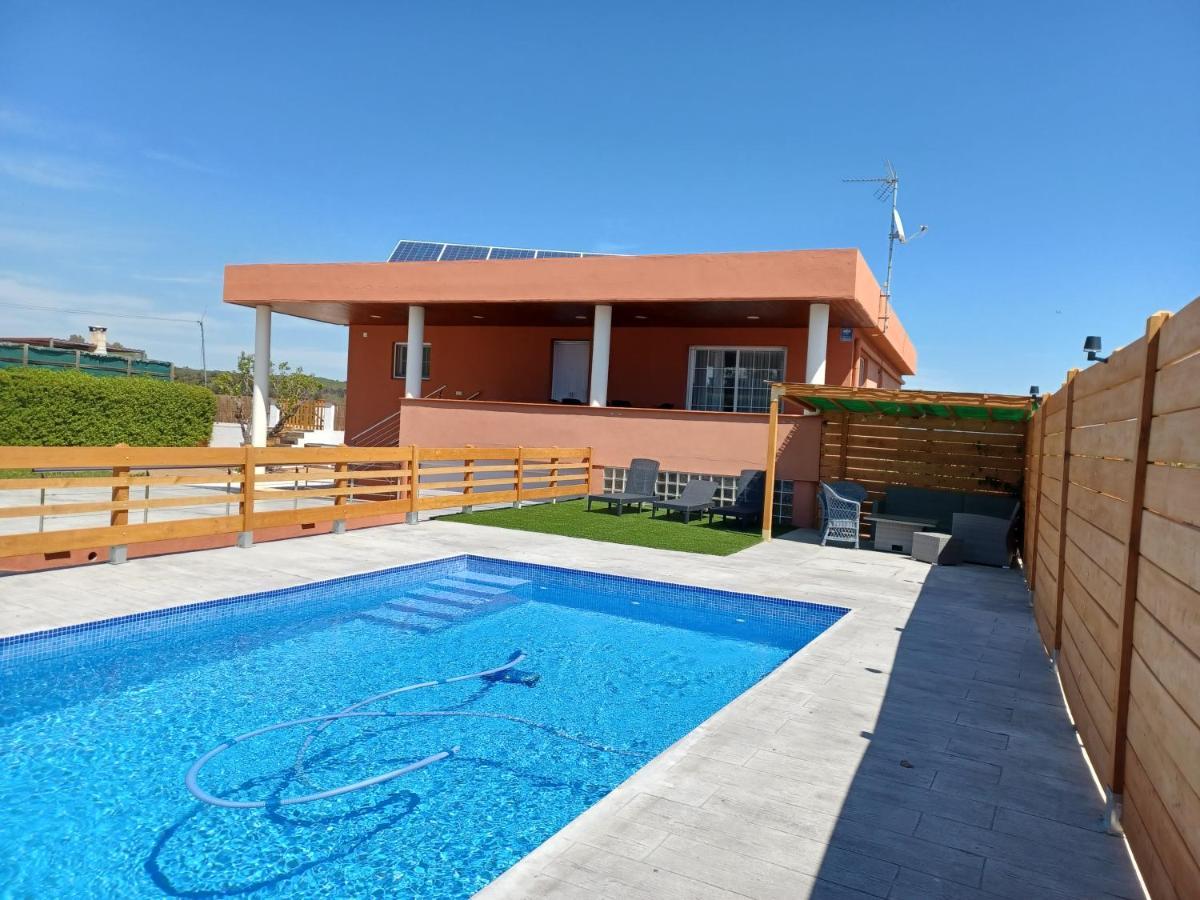 Villa Piscina De Sal Barbacoa Wifi, Parking Gratis, 3 Min Pga Casa El Roble Gerona Exterior foto
