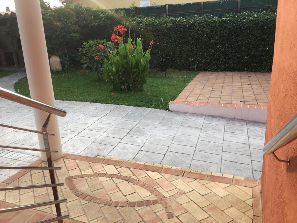 Villa Piscina De Sal Barbacoa Wifi, Parking Gratis, 3 Min Pga Casa El Roble Gerona Exterior foto