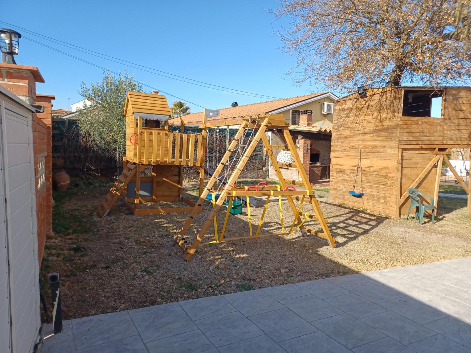 Villa Piscina De Sal Barbacoa Wifi, Parking Gratis, 3 Min Pga Casa El Roble Gerona Exterior foto